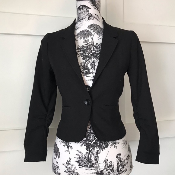 Black blazer gathered sleeve - Picture 1 of 8